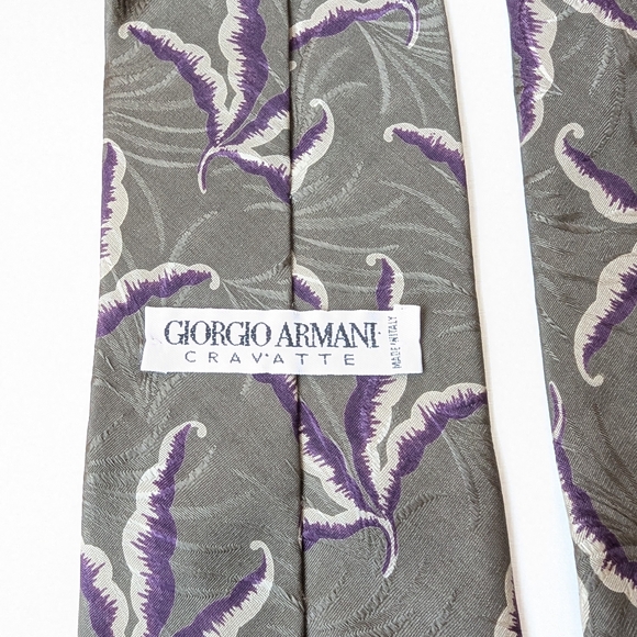 Giorgio Armani Silk Tie with Gray and Purple Pattern - Picture 1 of 8